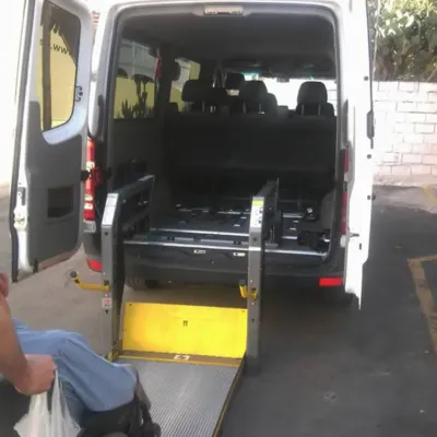 Transporte adaptado para usuarios de Mirador de Cenes